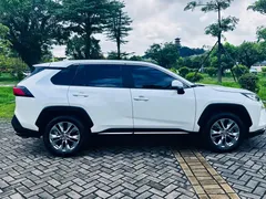 2022 Toyota Wildlander 2.0L CVT 2WD Luxury Plus, белый — фото 23