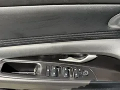 2022 Hyundai Elantra 1.5L CVT LUX Premium, чёрный — фото 4