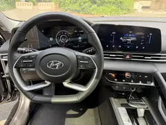 2022 Hyundai Elantra 1.5L CVT LUX Premium, чёрный — фото 9