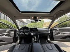 2022 Hyundai Elantra 1.5L CVT LUX Premium, чёрный — фото 10