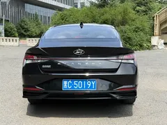2022 Hyundai Elantra 1.5L CVT LUX Premium, чёрный — фото 21