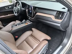 2023 Volvo XC60 4WD Zhiyi Luxury — фото 11
