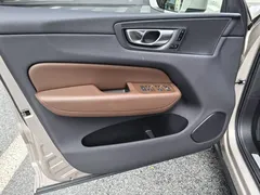 2023 Volvo XC60 4WD Zhiyi Luxury — фото 23