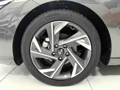 2023 Hyundai Elantra 1.5L CVT GLX Elite — фото 16