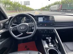 2021 Hyundai Elantra 1.5L CVT LUX Premium — фото 6