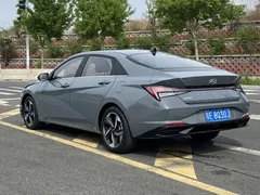2021 Hyundai Elantra 1.5L CVT LUX Premium — фото 14