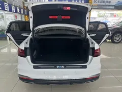 2021 Audi A4L 40 TFSI, белый — фото 16