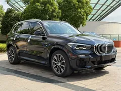 2021 BMW X5 xDrive30i M, чёрный — фото 3