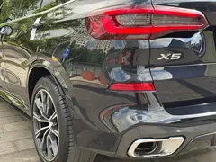 2021 BMW X5 xDrive30i M, чёрный — фото 29