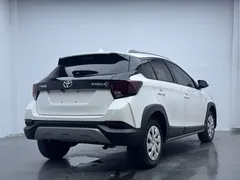 2022 Toyota Yaris L Zhixuan X 1.5L CVT PLUS, белый — фото 14