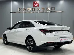 2022 Hyundai Elantra 1.5L CVT LUX Premium, белый — фото 4
