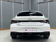 2022 Hyundai Elantra 1.5L CVT LUX Premium, белый — фото 5