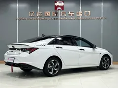 2022 Hyundai Elantra 1.5L CVT LUX Premium, белый — фото 6