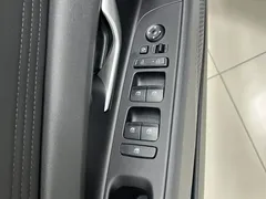 2022 Hyundai Elantra 1.5L CVT LUX Premium, белый — фото 7