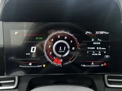 2022 Hyundai Elantra 1.5L CVT LUX Premium, белый — фото 10