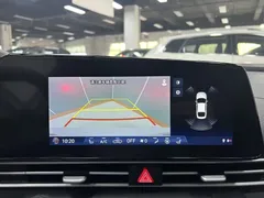 2022 Hyundai Elantra 1.5L CVT LUX Premium, белый — фото 11