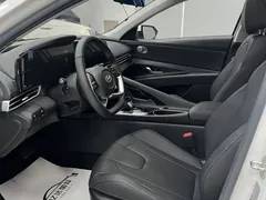 2022 Hyundai Elantra 1.5L CVT LUX Premium, белый — фото 19