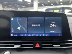 2022 Hyundai Elantra 1.5L CVT LUX Premium, белый — фото 25
