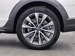 2021 Volvo V90 Cross Country B5 AWD Zhiyuan, белый — фото 14