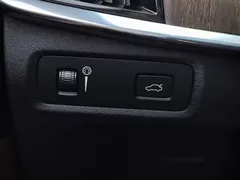 2021 Volvo V90 Cross Country B5 AWD Zhiyuan, белый — фото 30