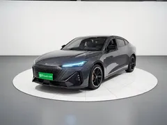 2022 Changan UNI-V 1.5T Premium — фото 2