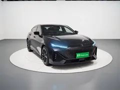 2022 Changan UNI-V 1.5T Premium — фото 4