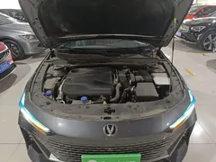2022 Changan UNI-V 1.5T Premium — фото 20