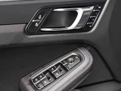 2023 Porsche Macan 2.0T — фото 18