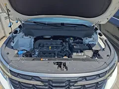 2023 Kia Seltos 1.5L CVT Luxury, белый — фото 11