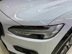 2021 Volvo V90 Cross Country B5 AWD Zhiyuan, белый — фото 17