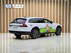 2021 Volvo V90 Cross Country B5 AWD Zhiyuan, белый — фото 26