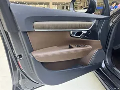 2021 Volvo V90 Cross Country B5 AWD Zhiyuan, белый — фото 29