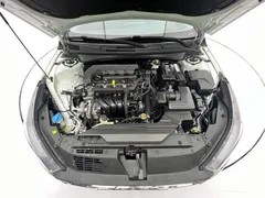 2021 Hyundai Elantra 1.5L CVT LUX Premium, белый — фото 8