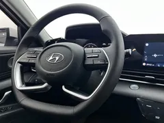 2021 Hyundai Elantra 1.5L CVT LUX Premium, белый — фото 16