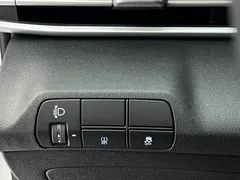 2021 Hyundai Elantra 1.5L CVT LUX Premium, белый — фото 18
