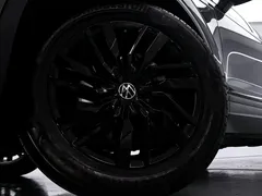 2022 Volkswagen Touareg 2.0TSI, чёрный — фото 16