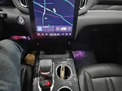 2023 Hongqi HS3 2.0T 4WD, белый — фото 11