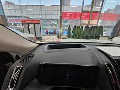 2023 Hongqi HS3 2.0T 4WD, белый — фото 12