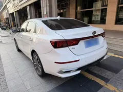 2021 Kia Cerato 1.5L CVT Fashion, белый — фото 13