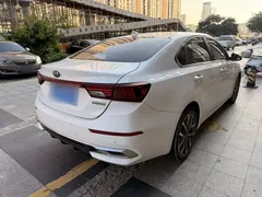 2021 Kia Cerato 1.5L CVT Fashion, белый — фото 16