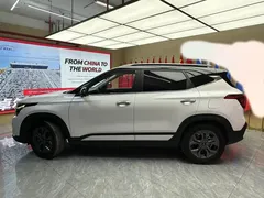 2023 Kia Seltos 1.5L CVT Luxury, белый — фото 6