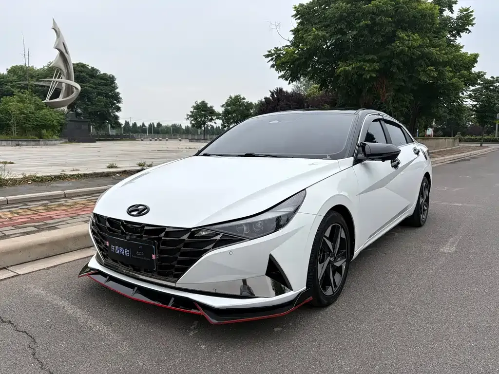 2022 Hyundai Elantra 1.5L CVT LUX Premium