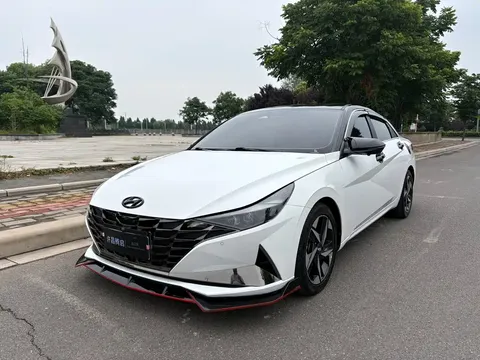2022 Hyundai Elantra 1.5L CVT LUX Premium