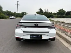 2022 Hyundai Elantra 1.5L CVT LUX Premium, белый — фото 5