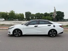 2022 Hyundai Elantra 1.5L CVT LUX Premium, белый — фото 7