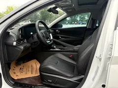 2022 Hyundai Elantra 1.5L CVT LUX Premium, белый — фото 8