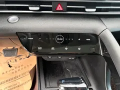 2022 Hyundai Elantra 1.5L CVT LUX Premium, белый — фото 14