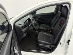 2022 Toyota Yaris L Zhixuan X 1.5L CVT PLUS, белый — фото 19