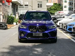 2022 BMW X5 M, синий — фото 2