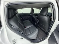2022 Toyota Yaris L Zhixuan X 1.5L CVT Luxury Plus, белый — фото 17